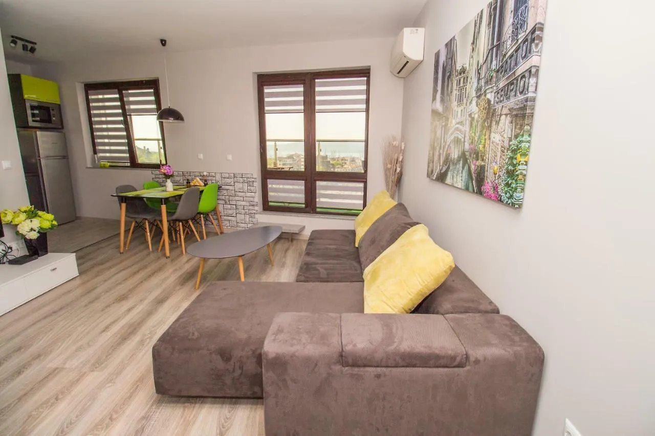 Vista Suites Βάρνα 0*,